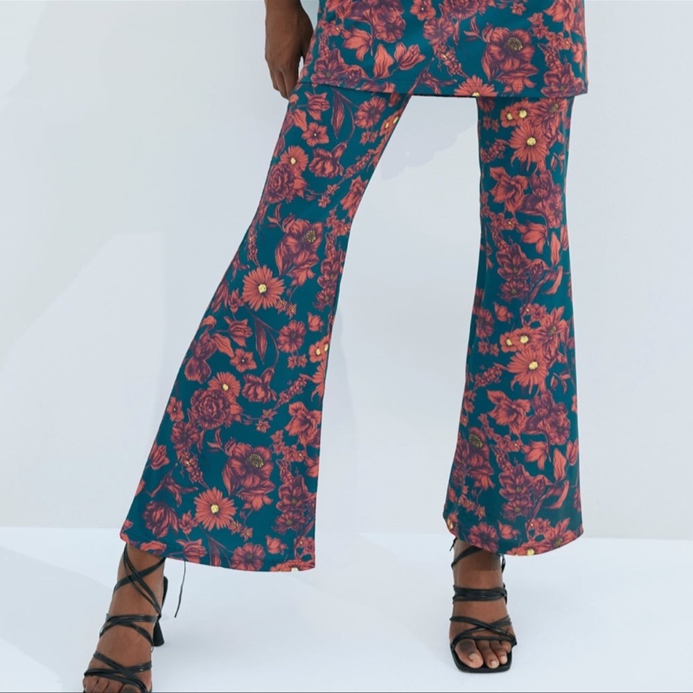 🥰🥰ZARA Floral Flare Pants🥰🥰